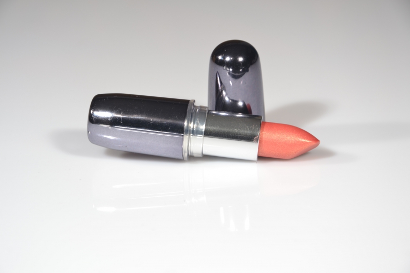 esthetique-ANTIBES-min_lipstick-273109